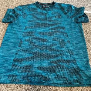 Mens Under Armour T shirt